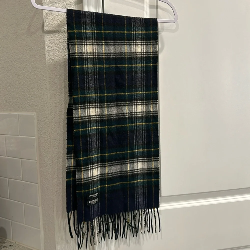 100% Christian Dior Cashmaire Dcarf